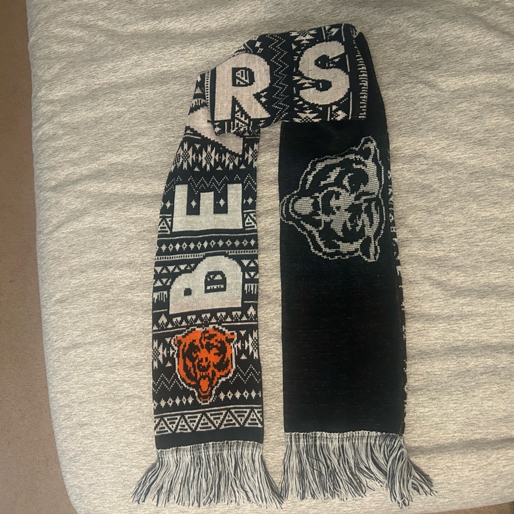 Chicago Bears Sweater/Knit Scarf